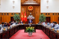 Xem xét bố trí ngân sách để hỗ trợ bình ổn giá xăng dầu