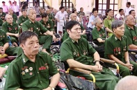 Chăm lo đời sống người có công nhân Kỷ niệm 51 năm ngày Giải phóng miền Nam, thống nhất đất nước
