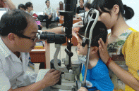 Bệnh đau mắt đỏ xuất hiện ngay đầu hè nắng nóng