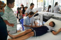 Bình Định: Uống thuốc tẩy giun Albendazol, 7 học sinh nhập viện 