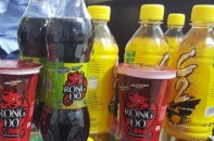 Vụ  nước C2, Rồng Đỏ nhiễm chì: Người tiêu dùng có quyền kiện hay không?