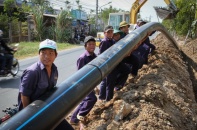 Hà Nội: Cho phép cấp nước sinh hoạt qua đê sông Hồng