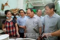 Thủ tướng "vi hành", ăn phở bình dân, uống cà phê đá Sài Gòn