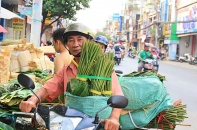 Chợ lá dong Tết Sài Gòn kém sôi động