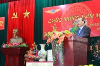 Thủ tướng thăm, chúc Tết Sư đoàn không quân 372