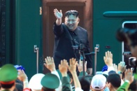 Chủ tịch Kim Jong-un kết thúc chuyến thăm Việt Nam, lên tàu về nước