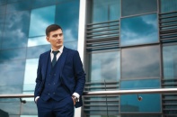 Sau tuổi 40, người thành đạt ngày càng chuộng xài hàng hiệu và bồi bổ sức khỏe