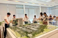 Giá chung cư Hà Nội đắt đỏ, nhiều người chớp cơ hội sở hữu bất động sản ven đô