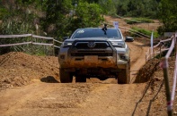 Mẫu bán tải thực thụ Toyota Hilux sẽ khuấy đảo sân chơi off-road tại VOC 2025