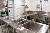 Đầu tư máy rửa bát công nghiệp: Chi phí xa xỉ hay bài toán sinh lời thông minh?