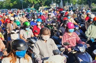 TP.HCM: Một số người dân còn chủ quan trước quyết định giãn cách