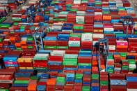 Nếu xếp thành một hàng, xe tải tới cảng Cát Lái mỗi ngày dài 322 km