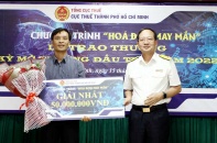 Cục thuế TP.HCM trao Giải Hóa đơn may mắn cho những khách hàng đầu tiên