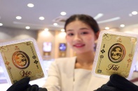 [ Ảnh ] Vàng linh vật Ngựa Bính Ngọ của PNJ hút khách dịp cận Tết