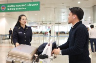 [Ảnh] Hải quan Tân Sơn Nhất căng mình giữ nhịp xuất nhập cảnh, hàng hóa dịp Tết 