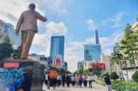 [Ảnh] TP.HCM dâng hoa tưởng niệm Chủ tịch Hồ Chí Minh nhân kỷ niệm ngày sinh của Người
