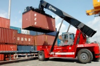 Lo xuất khẩu tăng trưởng chậm lại