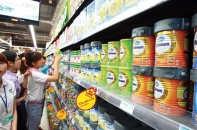 Giá sữa vẫn cao chất ngất
