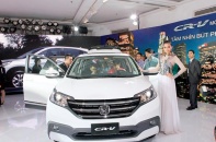 Honda thận trọng, Mazda vút ga