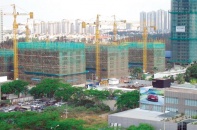 Không dễ bán nhà cho Tây