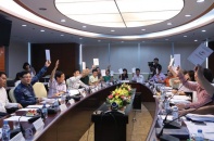 Cái bắt tay của các thế hệ doanh nhân
