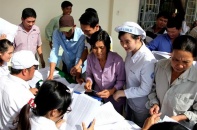 Vinamilk ký hợp đồng trực tiếp với hàng ngàn hộ nông dân chăn nuôi bò sữa