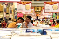 Đại gia bán lẻ bán mình kiếm tiền 