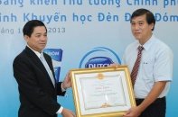 Chương trình khuyến học Đèn Đom Đóm: Nhân văn từ sự sẻ chia