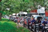 Hạ tầng giao thông khu Nam TP.HCM oằn mình quá tải