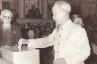 Bác Hồ với bầu cử: Nhất định không bầu “quan cách mạng” 