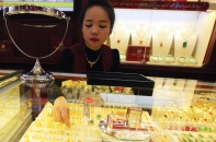 Giá vàng khó bật mạnh