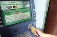 Thẻ ATM mất tiền: Nhà băng và khách hàng cùng phải nâng cao cảnh giác