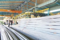 8 tháng đầu năm 2016, Việt Nam chi gần 5,3 tỷ USD nhập thép ngoại, chủ yếu là từ Trung Quốc