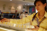 Vàng đứng trước áp lực giảm giá