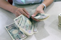 Kẻ cười, người khóc khi một loạt đồng tiền nhảy múa