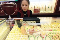 Nhấp nhổm đánh bạc với vàng, tiền ảo