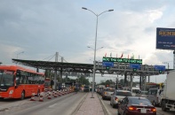 Nhìn từ việc trạm BOT Cai Lậy "vỡ trận": BOT cần cách làm mới