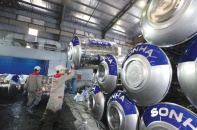 "Cá mập" Sơn Hà ăn trọn miếng bánh bồn nước inox