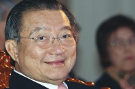 Tỷ phú Thái Charoen Sirivadhanabhakdi: Từ bán hàng rong đến “bố già” M&A