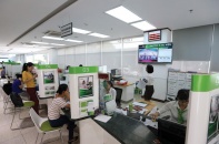 Ngân hàng tận thu, khách hàng chóng mặt