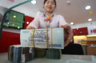 Một lượng lớn vốn đổ vào các lĩnh vực không ưu tiên, tín dụng có lệch pha?