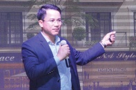CEO Đất Xanh Đà Nẵng Trần Xuân Thông: Luôn nghĩ mình còn nhỏ, để nỗ lực trưởng thành CEO Đất Xanh Đà Nẵng Trần Xuân Thông: Luôn nghĩ mình còn nhỏ, để nỗ lực trưởng thành