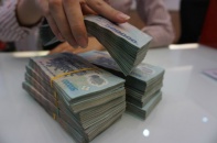 Dòng tiền bị cạnh tranh, ngân hàng đẩy lãi suất