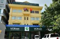 Ngân hàng đua xuất ngoại