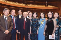 Lịch sử đã chờ đợi, đã lựa chọn và lịch sử đã xác quyết