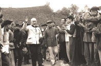 Nhớ lời Bác dặn: “Xây lầu thắng lợi trên nền Nhân dân”