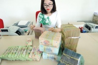 Tỷ giá nhảy số, lãi suất tăng