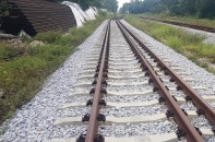 Dự án Tuyến đường sắt Yên Viên - Phả Lại - Hạ Long - Cái Lân: Khối tài sản cả ngàn tỷ đồng tiếp tục dãi nắng mưa