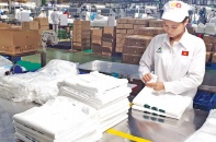 Xuất siêu tạo thêm động lực tăng trưởng