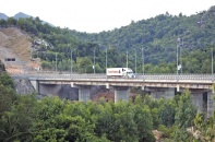 Phát hành trái phiếu vàng cho dự án BOT giao thông thay vì bắt ngân hàng làm "con tin"